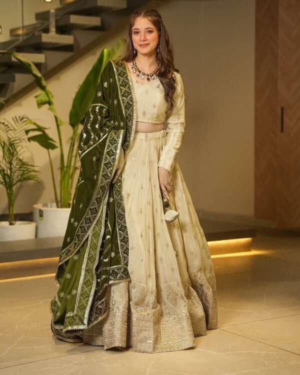 stylist lehanga - Image 4